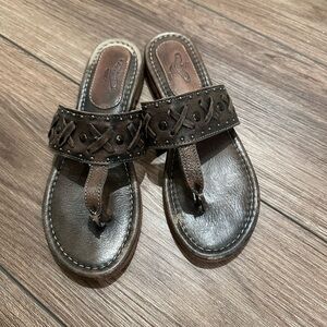 FREEBIRD Shay Sandal in distressed black. Size 7